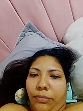 Snapshot of Izel_ chatting on 3, 5, 2026 Izel online show from 3, 5, 2026