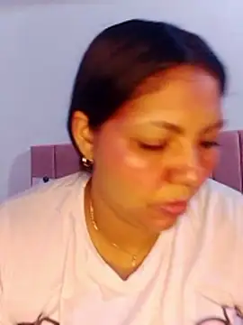 Snapshot of Izel_ chatting on 20, 5, 2026 Izel online show from 20, 5, 2026