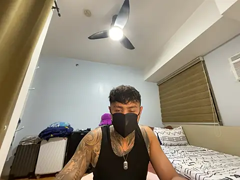 tattoo hottie online show from 15, 4, 2026