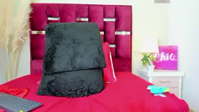 Snapshot of Sharonxt chatting on 9, 5, 2026 Sharonxt online show from 9, 5, 2026