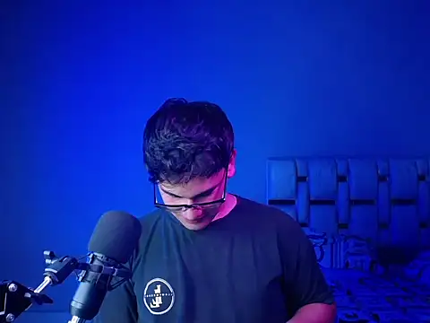 Snapshot of Andruetxx chatting on 13, 4, 2026 Andruetxx online show from 13, 4, 2026