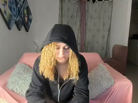 Snapshot of Michellblue chatting on 7, 7, 2026 Michellblue online show from 7, 7, 2026