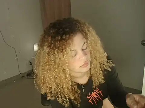 Snapshot of Michellblue chatting on 11, 6, 2026 Michellblue online show from 11, 6, 2026