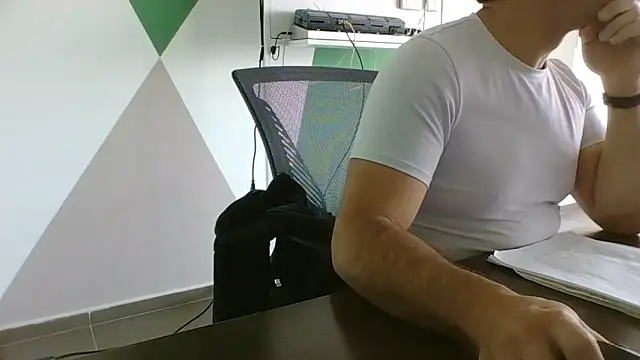 Snapshot of brunosso85ita chatting on 30, 4, 2026 brunosso85ita online show from 30, 4, 2026