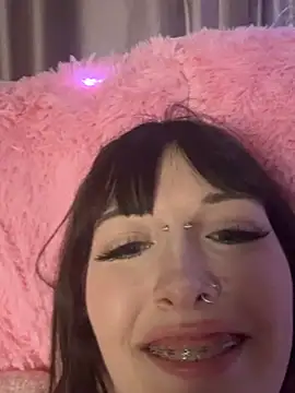 virusDoll online show from 31, 5, 2026