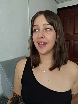 Snapshot of Mari_Rouse chatting on 5, 5, 2026 Mari Rouse online show from 5, 5, 2026