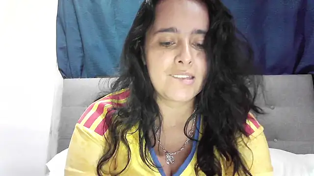Snapshot of Estefany-magic chatting on 4, 7, 2026 Estefany-magic online show from 4, 7, 2026