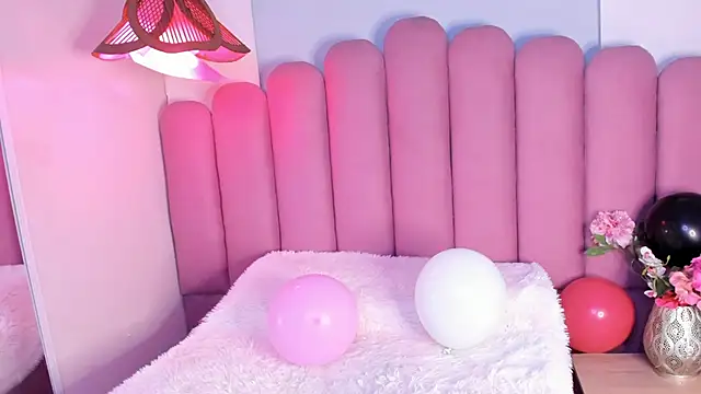 AlesiaBlue online show from 13, 4, 2026