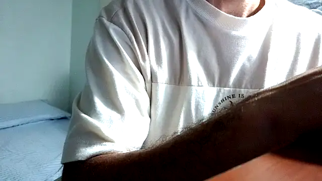 Snapshot of andrew_1520 chatting on 8, 11, 2025 andrew 1520 online show from 8, 11, 2025