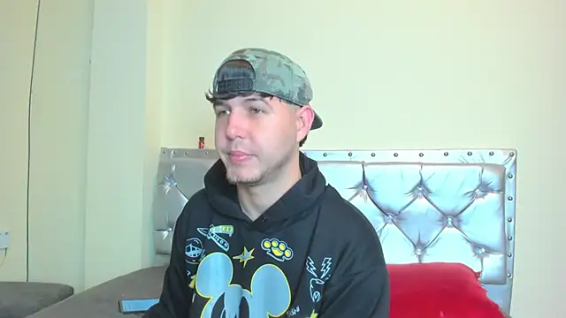 Snapshot of matthew_gill chatting on 12, 4, 2026 matthew gill online show from 12, 4, 2026