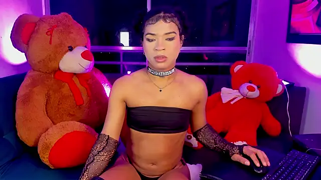 nikolle mistrreHots online show from 18, 5, 2026