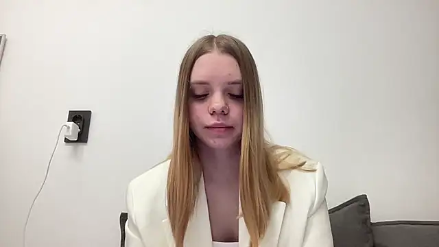 Moris 01  online show from 15, 4, 2026