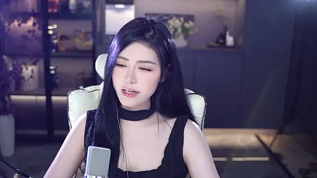 Snapshot of Seraphinei chatting on 10, 5, 2026 Seraphinei online show from 10, 5, 2026