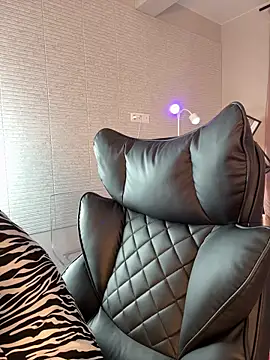 KimEvanss online show from 17, 6, 2026