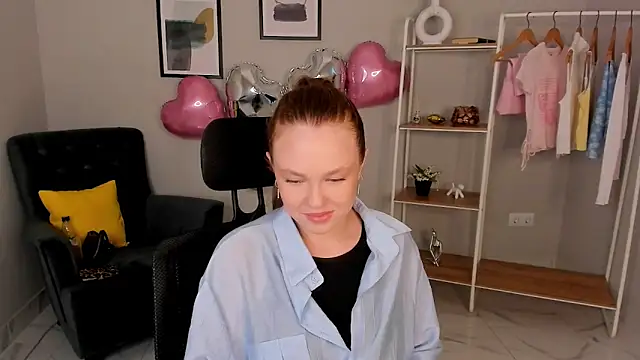 Kira Lemos online show from 9, 6, 2026