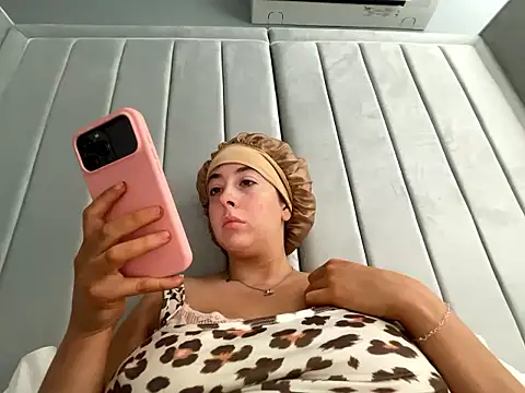Snapshot of BrunetteBarbieXx_ chatting on 12, 6, 2026 BrunetteBarbieXx online show from 12, 6, 2026