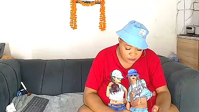 Snapshot of BUSTYQUEEN56_ chatting on 18, 4, 2026 BUSTYQUEEN56 online show from 18, 4, 2026
