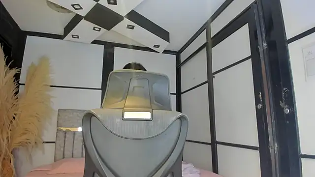 Snapshot of DeboraCopper_ chatting on 14, 4, 2026 DeboraCopper online show from 14, 4, 2026