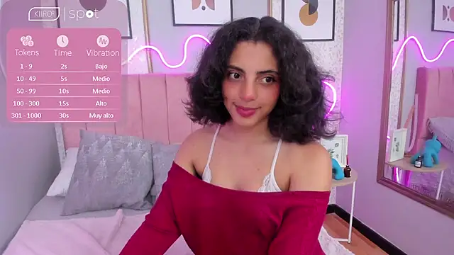 AURORAMILLSS online show from 17, 4, 2026