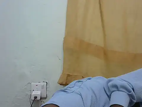 Snapshot of Rerpuss1 chatting on 15, 5, 2026 Rerpuss1 online show from 15, 5, 2026