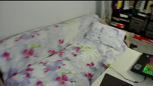Snapshot of SurfSexCouple1 chatting on 6, 5, 2026 SurfSexCouple1 online show from 6, 5, 2026
