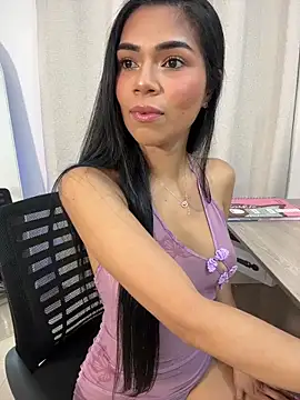 Snapshot of MauraGrayy chatting on 21, 5, 2026 MauraGrayy online show from 21, 5, 2026