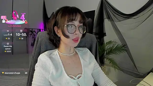 Snapshot of RisoSweet chatting on 24, 5, 2026 RisoSweet online show from 24, 5, 2026