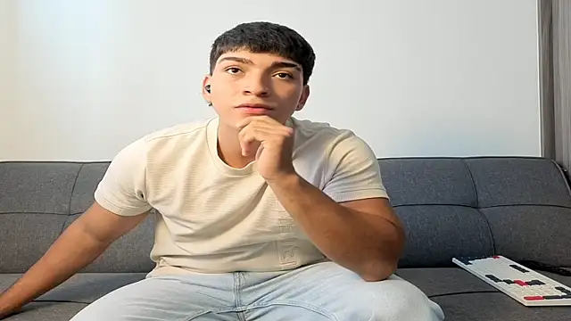 Snapshot of James_silva1 chatting on 27, 4, 2026 James silva1 online show from 27, 4, 2026