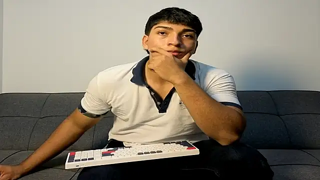 Snapshot of James_silva1 chatting on 5, 5, 2026 James silva1 online show from 5, 5, 2026