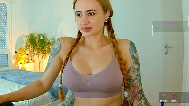 Snapshot of pennyyy_ chatting on 10, 7, 2026 pennyyy online show from 10, 7, 2026