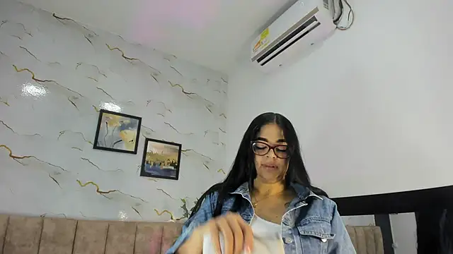 Snapshot of Candicewayne chatting on 1, 6, 2026 Candicewayne online show from 1, 6, 2026