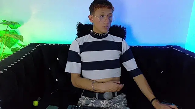 Snapshot of Damian_nix chatting on 29, 4, 2026 Damian nix online show from 29, 4, 2026