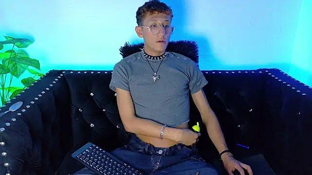 Snapshot of Damian_nix chatting on 25, 4, 2026 Damian nix online show from 25, 4, 2026