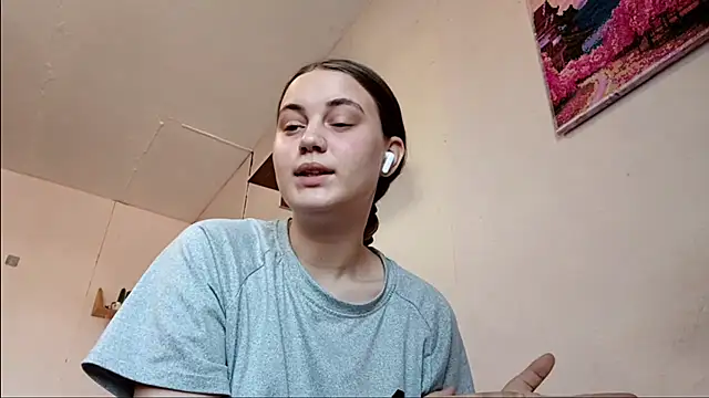 RoxanneStuard online show from 18, 4, 2026