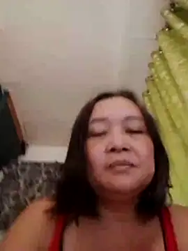 Snapshot of jeanyummytits chatting on 17, 6, 2026 jeanyummytits online show from 17, 6, 2026