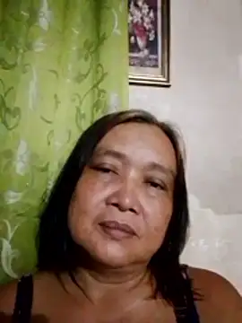 Snapshot of jeanyummytits chatting on 1, 6, 2026 jeanyummytits online show from 1, 6, 2026