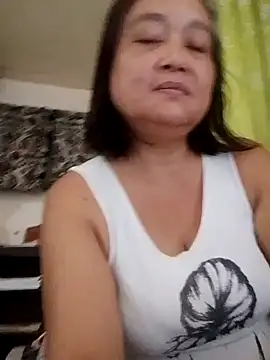 Snapshot of jeanyummytits chatting on 19, 6, 2026 jeanyummytits online show from 19, 6, 2026