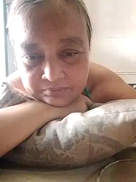 Snapshot of jeanyummytits chatting on 6, 6, 2026 jeanyummytits online show from 6, 6, 2026