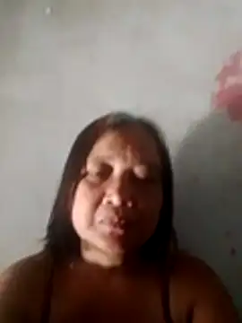 Snapshot of jeanyummytits chatting on 17, 5, 2026 jeanyummytits online show from 17, 5, 2026