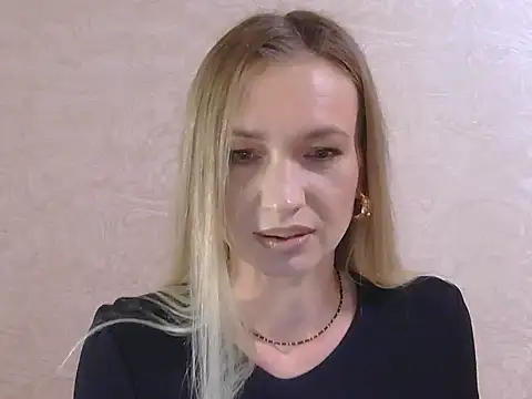 Snapshot of NoirEnigma chatting on 18, 7, 2026 NoirEnigma online show from 18, 7, 2026