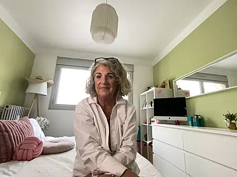 NaughtyMonicaUK online show from 13, 4, 2026