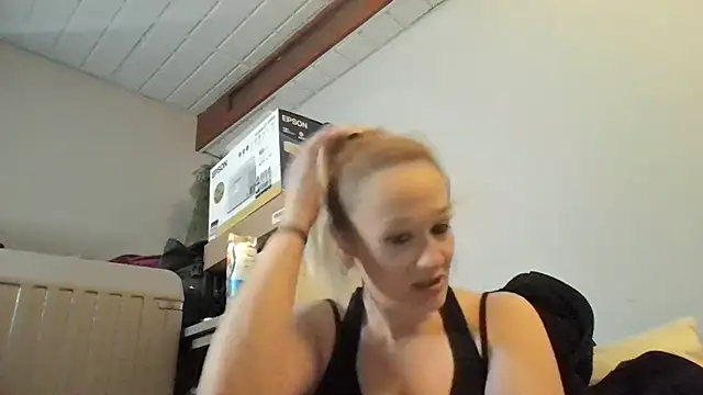 Snapshot of Princess42086 chatting on 12, 4, 2026 Princess42086 online show from 12, 4, 2026