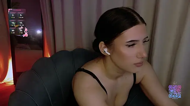 HazelHayesss online show from 29, 4, 2026