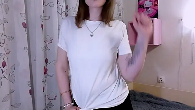 DivinePolly online show from 12, 4, 2026