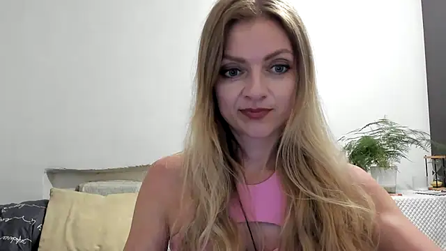 Snapshot of Severina7 chatting on 2, 7, 2026 Severina7 online show from 2, 7, 2026