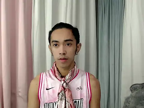 Snapshot of crocodale chatting on 8, 5, 2026 crocodale online show from 8, 5, 2026