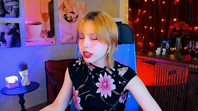 VivienneHebert online show from 20, 4, 2026