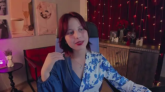 VivienneHebert online show from 11, 5, 2026