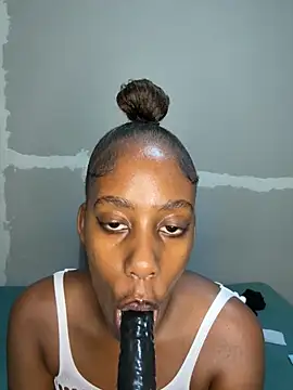 petite bee online show from 16, 4, 2026