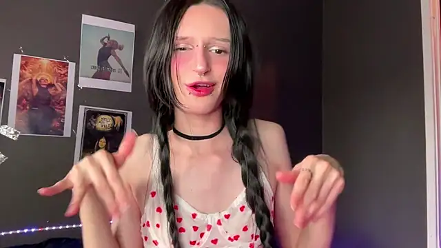 Snapshot of Niky_Long chatting on 15, 4, 2026 Niky Long online show from 15, 4, 2026